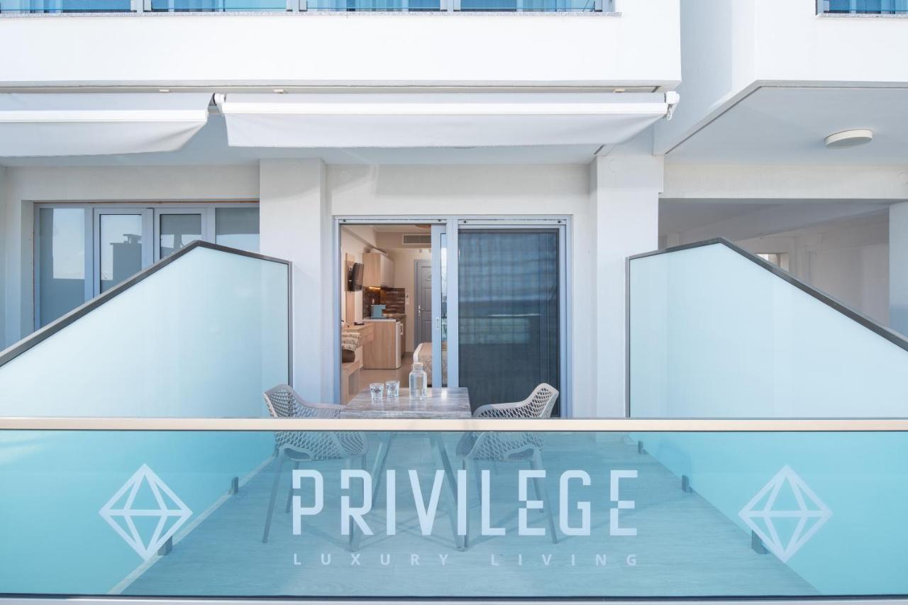 Privilege Luxury Living Sarti Buitenkant foto