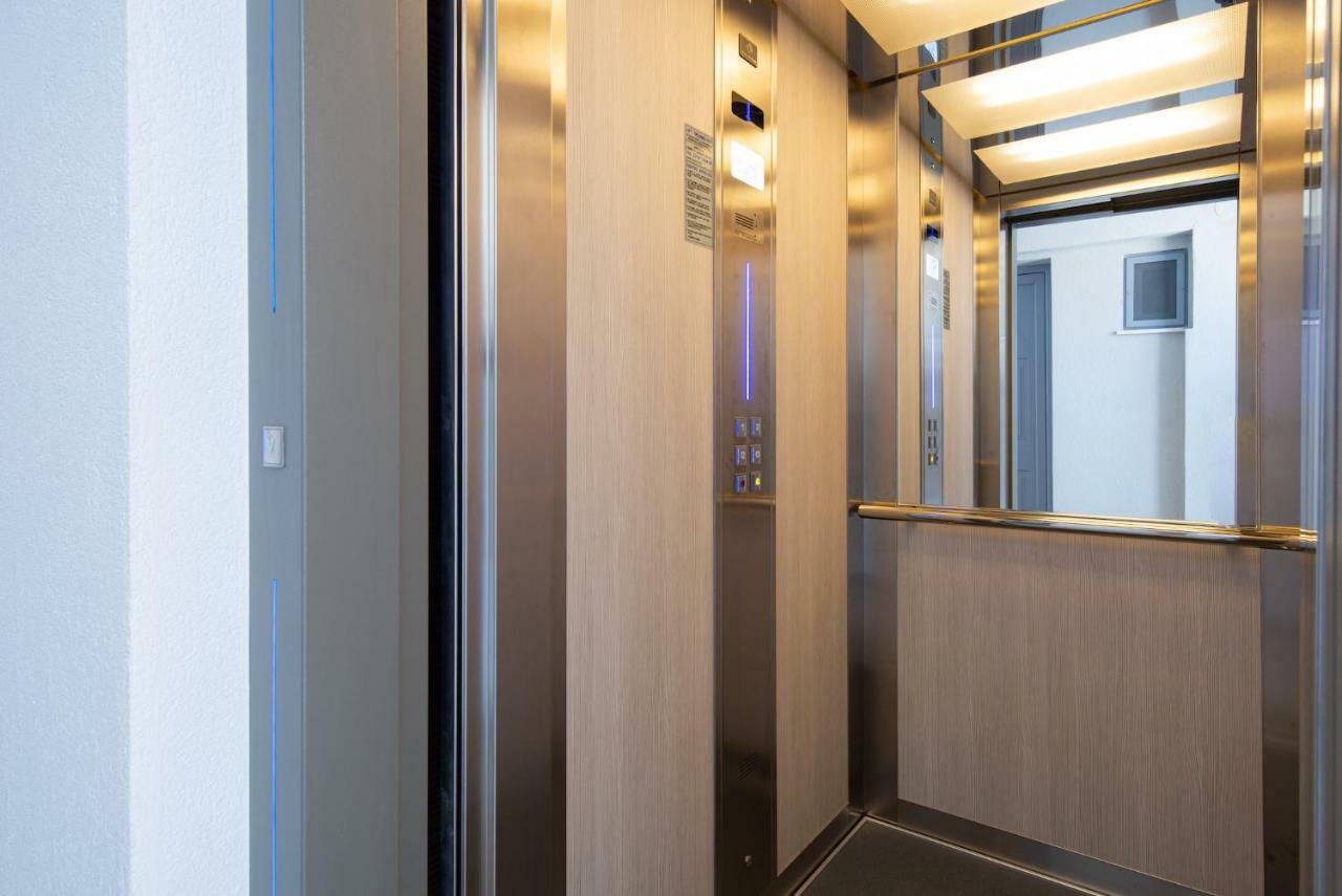 Privilege Luxury Living Sarti Buitenkant foto